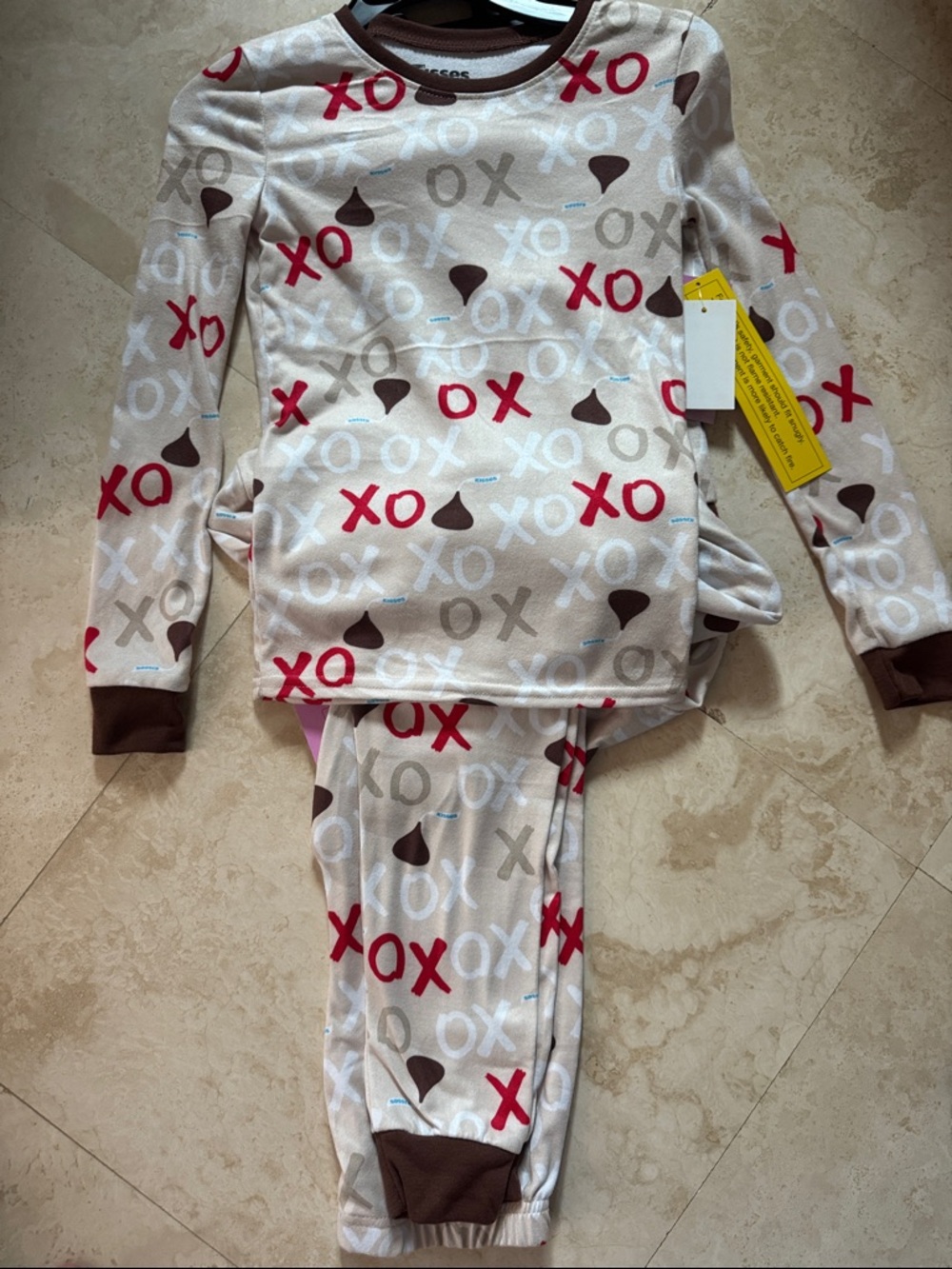 Kids XO & Kiss-Print Long Sleeve Pajama Set - Cream & Brown